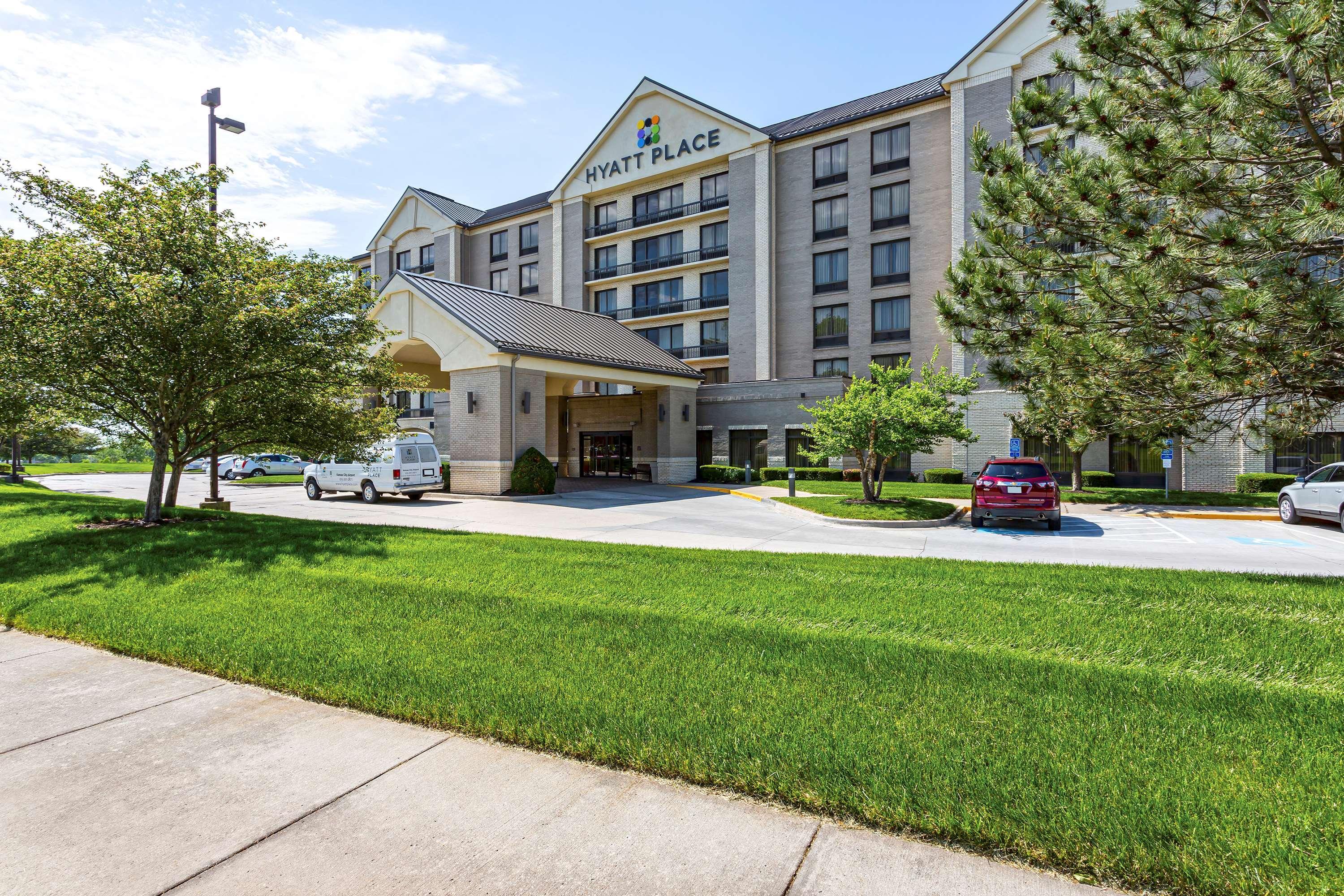 Wyndham Garden Kansas City Airport Exterior foto