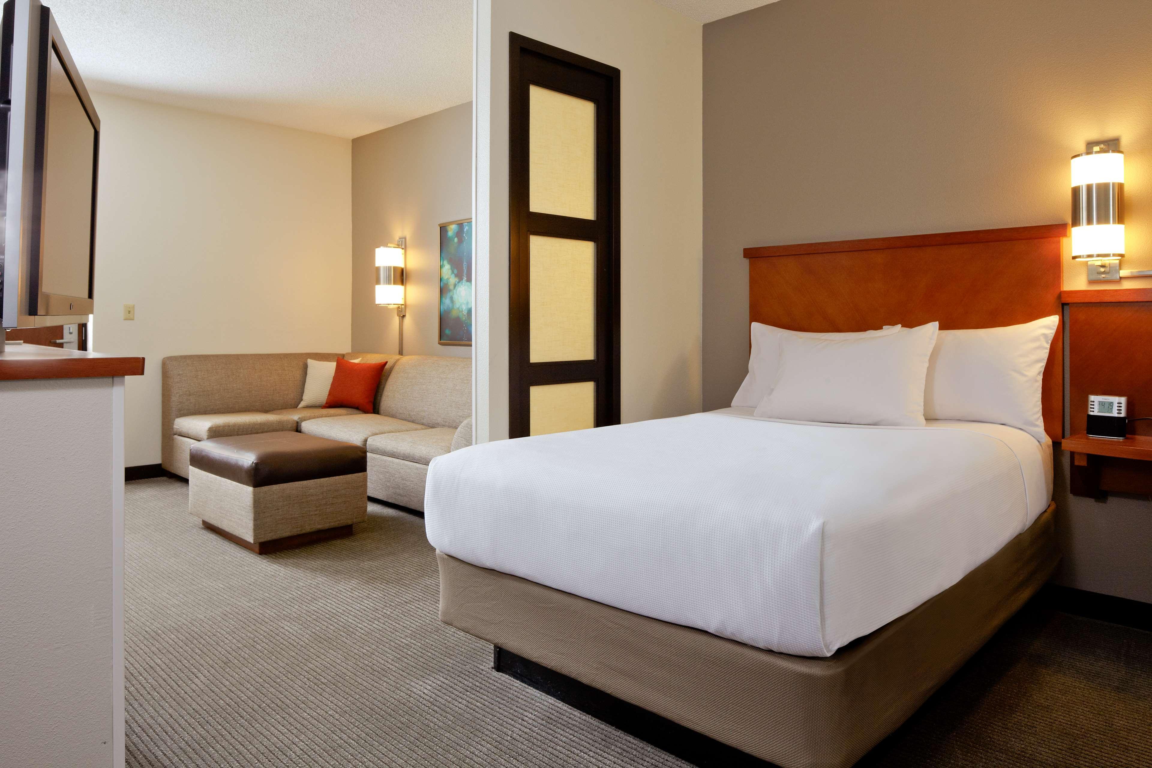 Wyndham Garden Kansas City Airport Exterior foto
